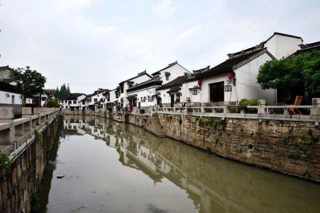 保时捷高管：欧洲2035年燃油车禁令可能会被推迟，欧洲人当前不愿买电车